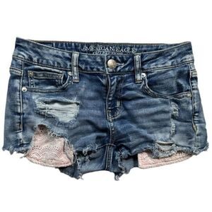 EUC American Eagles Teen/Women’s Cut Off Distresses Shorts Lace Pockets - Size 2
